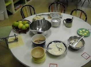 Attività di vita pratica Montessori - cucinare 10