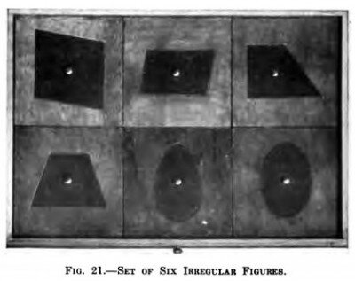 Cofanetto delle figure geometriche piane Montessori presentazione ed esercizi 12