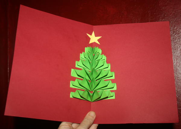 Biglietto natalizio pop up con albero di Natale