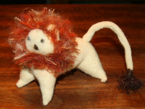 Tutorial gattino e leone realizzati con pezzetti di maglia