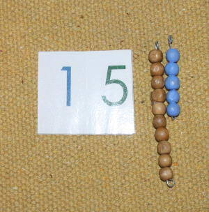 Esercizi con le tavole di Sèguin e le perle colorate Montessori perle-colorate-Montessori-35