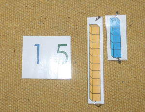 Esercizi con le tavole di Sèguin e le perle colorate Montessori perle-colorate-Montessori-36